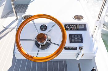 The steering wheel on a Duffy Boat